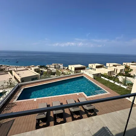 Palasea فيلة *